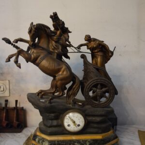 Reloj de mesa con escultura de L. Carvin (s.XIX)