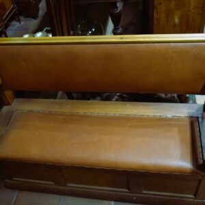 Banco de madera de castaño con almacenamiento