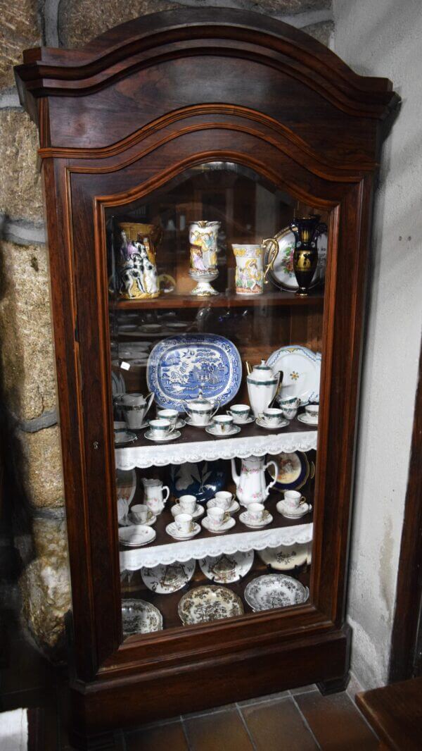 Vitrina de palo santo