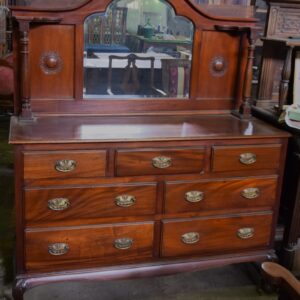 Aparador de madera de caoba (Estilo Carlos IV)